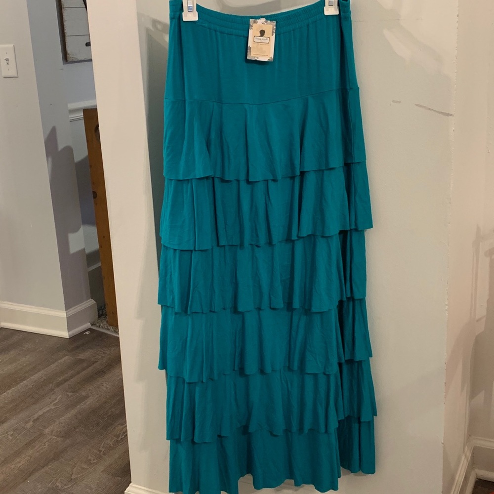 Dainty Jewell Ruffle Skirt